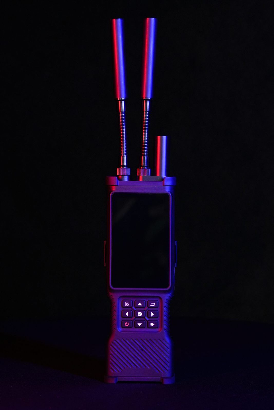 D100 Pro portable multi-spectrum drone detector
